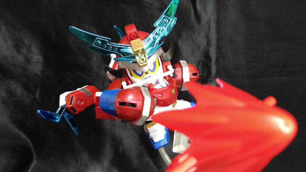 で、腕の削り改造は結局右だけしかやってません。折角なら、他もあわせて改造に挑戦したい（ 出来るかは別）ので基本バージョンで今回は投稿！背中の肩アーマーも実際の肩から結構離れるのでやや違和感ありますし...