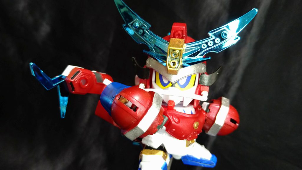 ギガクラッシュフォーメーション！！斜めに撮影すれば少しは拳前にでている気がするんですが、パンチャーのくせに腕短いよ真紅主さん