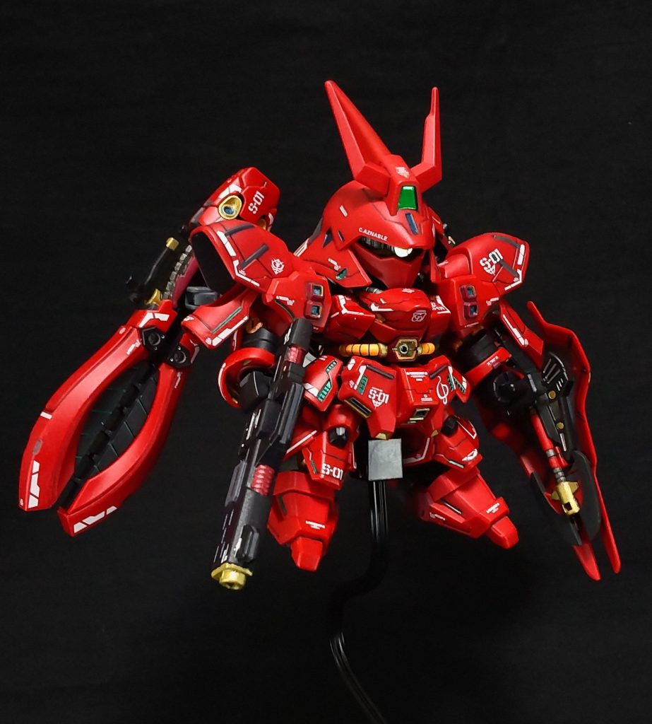 フェネクス形態。ホーン・ファンネル装備。