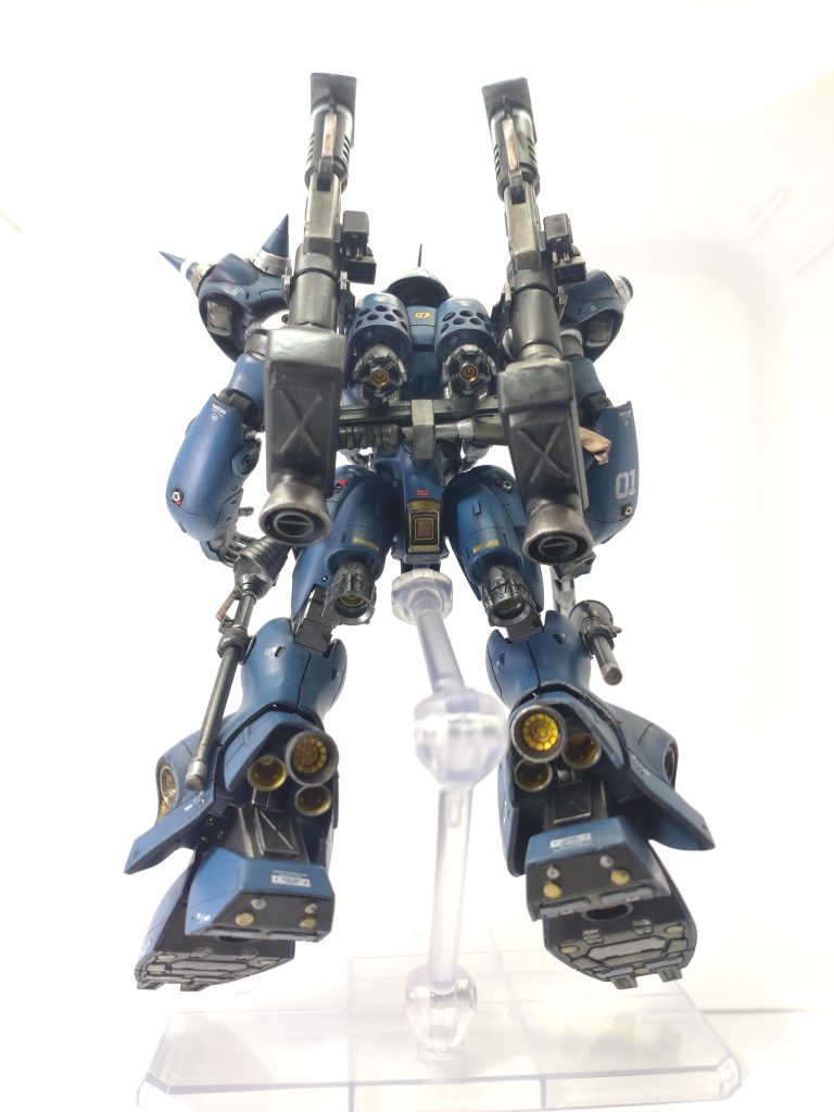 バーニアはＭＳバーニア。背中のメインバーニア上の穴はくり抜いて裏にWAVEのＣ−メッシュを貼り付け。