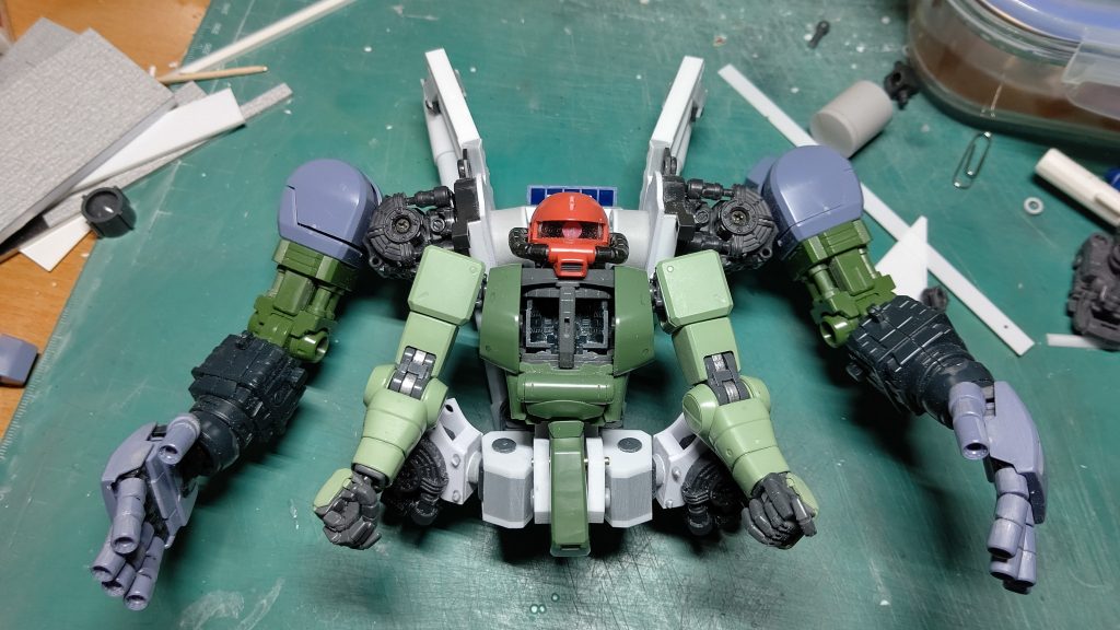 この頃はまだ4月くらいでした。この後、しばらく放置地状態になります。この頃はまだ2本腕です(ﾟДﾟ)!!まだ4本腕にする考えはなかったです。大きさも小さめに、ソフトに仕上げようとしてました(´Д` )。  