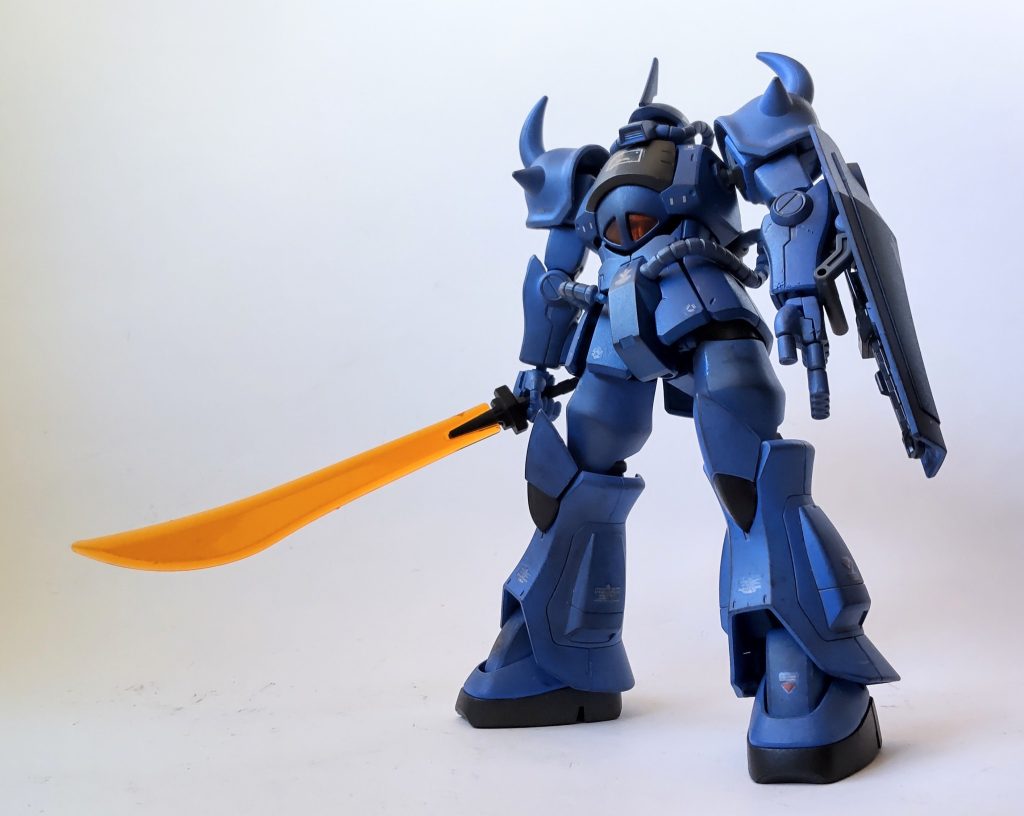 ご覧いただきました皆様ありがとうございます!((´^ω^))盛り上がってまいりました特別編!!予定にありました残り2人も登場いたしました。ライラ少尉の登板理由につきましては、ゲーム「ギレンの野望ジオン独立戦争記」からです。ムービーに一瞬ですが、ノーマルスーツ姿のライラ少尉が見切れています。また、そのパイロットスーツがオーガスタ系(クリスやフォルド、ルースが着用)であり色はマゼンタを主体としてます。そこを拾い今回オーガスタ基地のテストパイロットとしてフォルドやルースと共闘という形にしました。ニムバスは北米であれば入り込めると思いニュータイプ研究繋がりで登場しました!!(^o^)!では最後にガンプラ紹介〜!HGUCリヴァイブ版グフですが基本的な塗装、墨入れ、汚し、艶消しで仕上げてます。アニメ版に近いプロポーションで、特にいじらなくても良い出来でした。フィンガーマシンガンも可動したり、以前よりレベルアップしてますが、私は前のマシンガンを持てたりジャブロー降下のバズーカを持てるハンドがあったら更に嬉しいですね!(^_^)