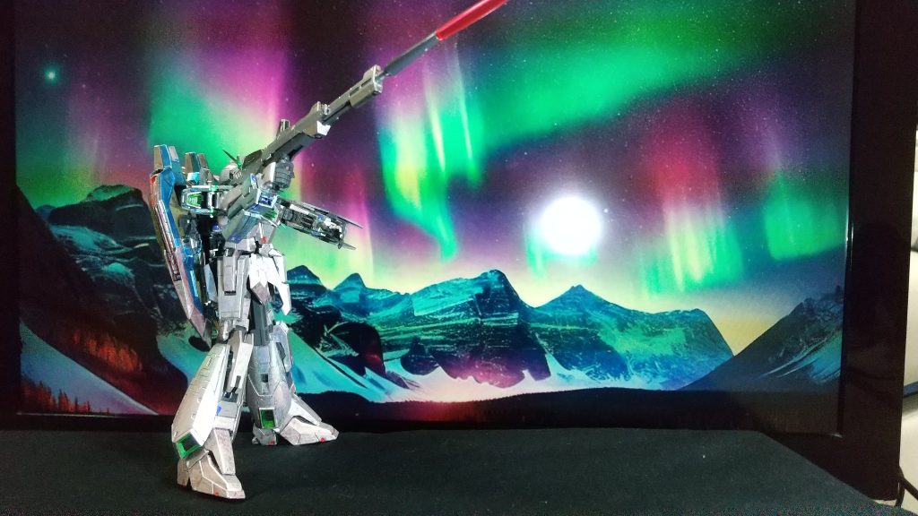 全体的に、ホロレッドでゼータガンダム3号機 初期検証型を少しだけ意識