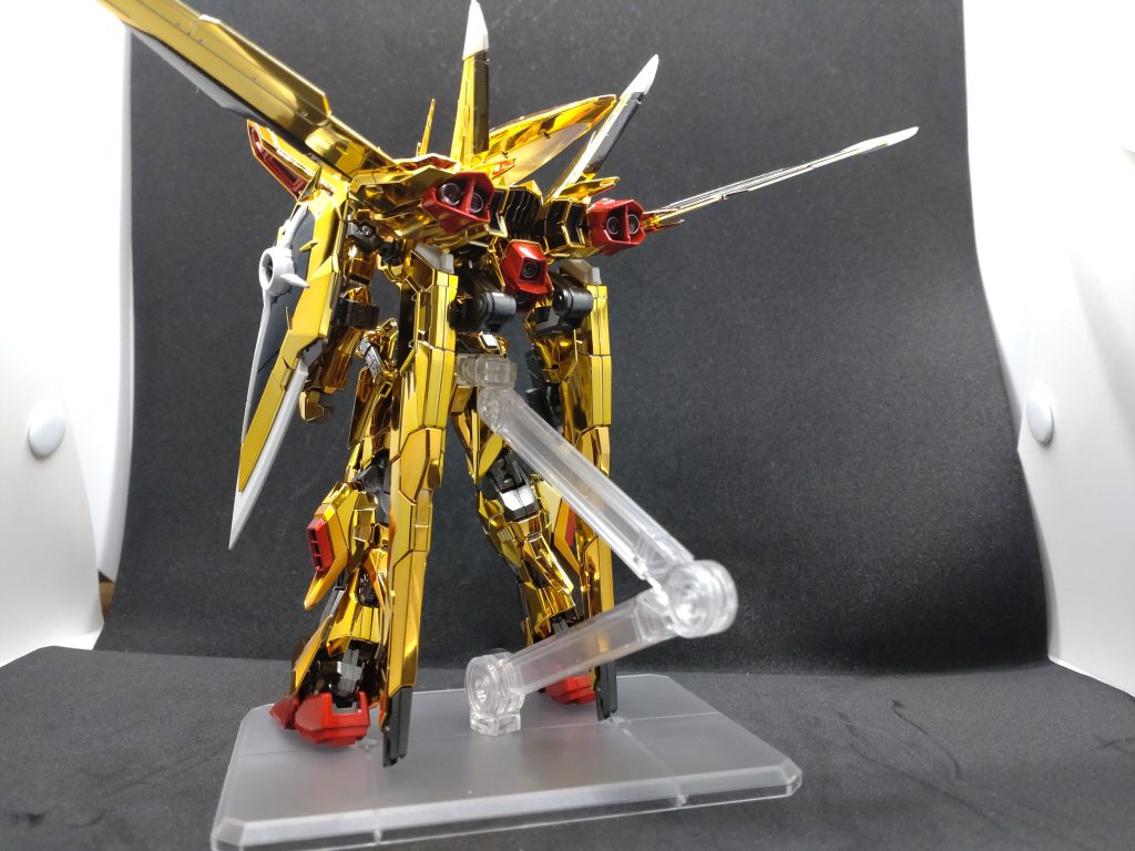 後ろ姿。赤はプレミアムパールレッドでキャンディ塗装しました。