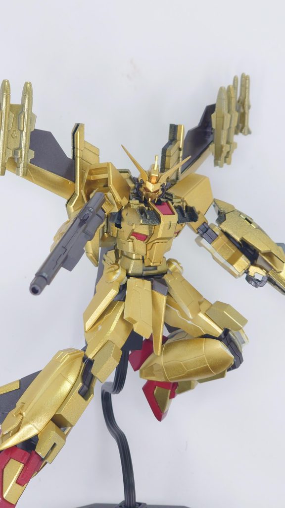 胸部パーツが一部黒いですが、盛大な塗漏れです。左腕部内側も盛大な塗漏れです。塗漏れ多いな。。。