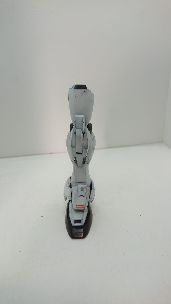 足は太ももボリュームふくらはぎの盛り上がりいちを上にずらしスジホリアンクルアーマーに遊びをつけて脚長効果にしました。