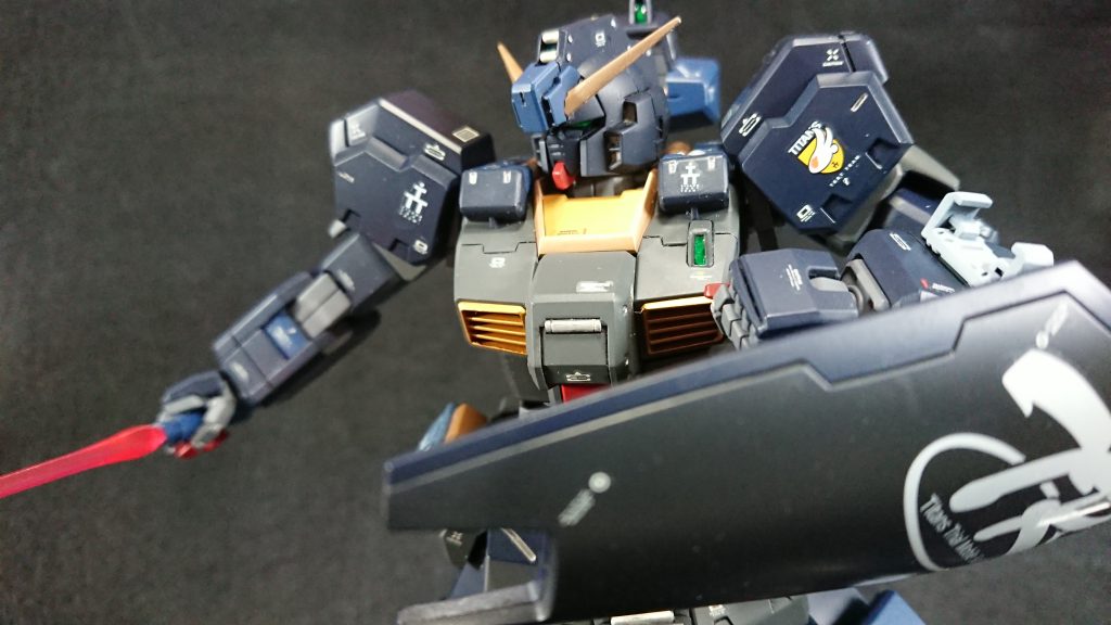 イエローの部分はゴールドで。