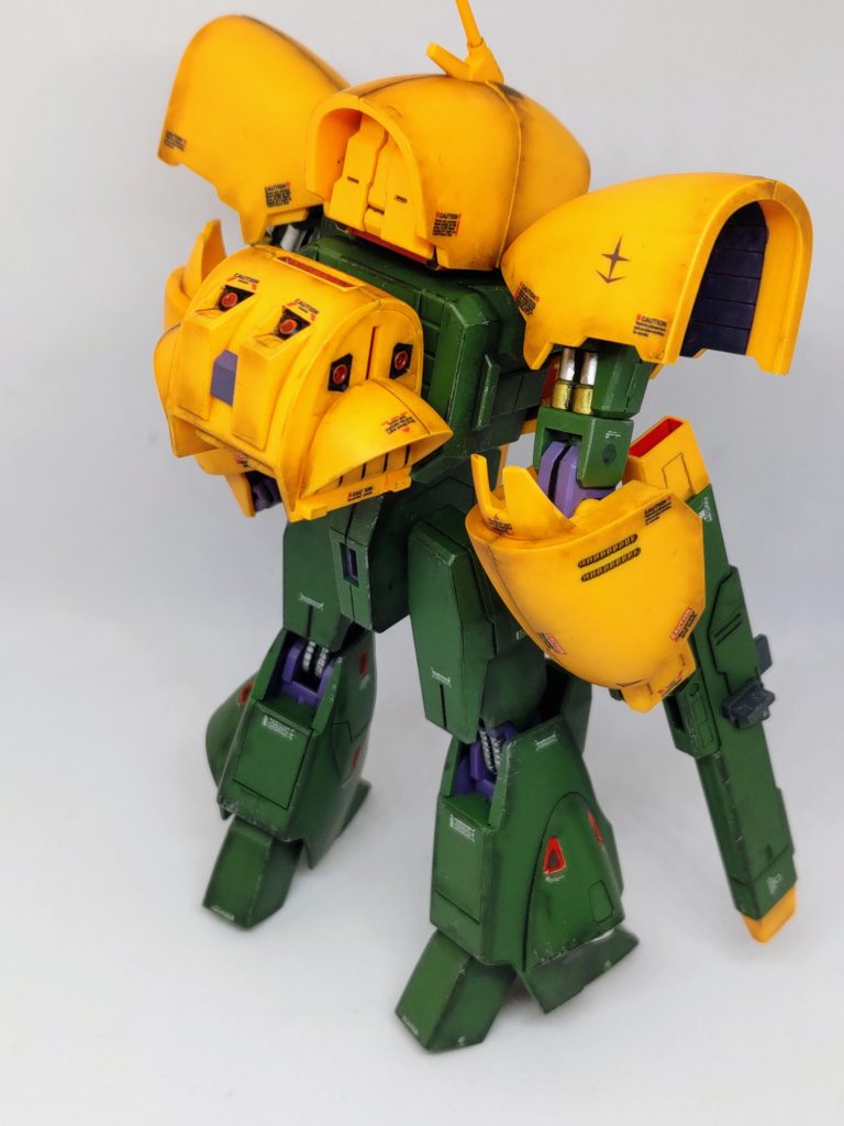 二の腕と膝裏を金属っぽくチマチマ部分塗装