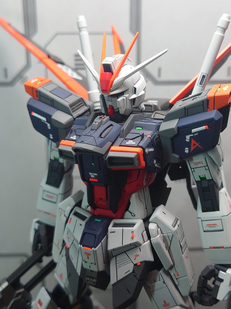 胸はVHFアンテナを追加、腰のフロントアーマーは外側に3mmくらい延長しています