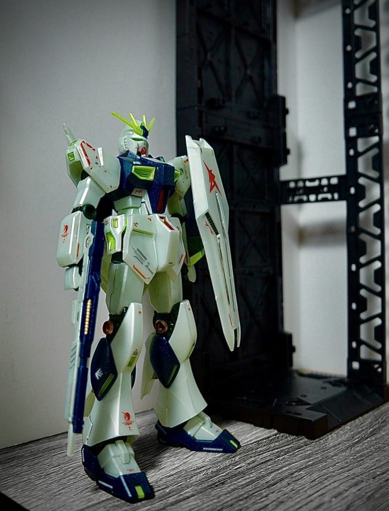 νガンダム νGUNDAM（サイコフレーム発光イメージカラー）by Pandaddy&Co.–2枚目/制作者：Pandaddy