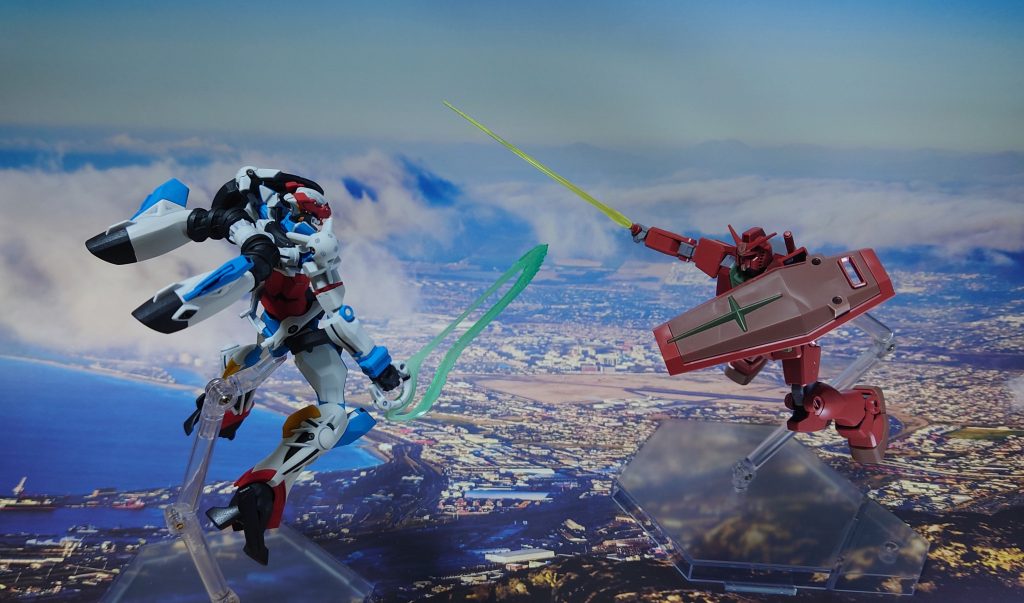 戦闘の舞台は、コロニー内部へ。コロニー内でライフルを使うほど、マヌケじゃない。
