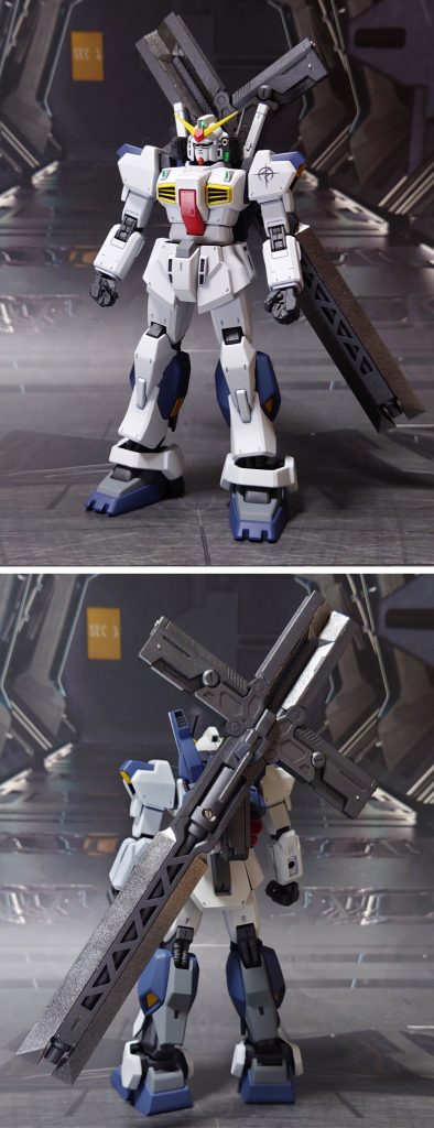 十字架型試作複合兵装装備で前後ろ。手首は他社パーツ、足首はHGUCガンダムMk-Ⅱの旧バージョンに差し換えて、それぞれ大型化。更に、頭部(+バルカンポッド)にRGガンダムMk-Ⅱのものを、差し換えパーツとして用意。首関節、腰パーツを1mmプラ板で延長し、プロポーション調整。バックパックのスラスターは、2個1セットで成型されているものを切り離してディティールアップ。