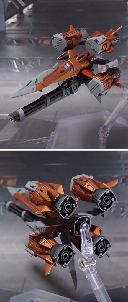 ガンバレルストライカー(MA形態)の前後ろ。工作は、ゲート痕処理、エッジ尖らせ、パーティングライン・段ズレ・ヒケの対処、面出し、市販パーツ貼り付け・埋め込みによるディティールアップを実施。