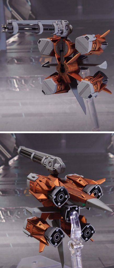 ガンバレルストライカー(ドッキング形態)の前後ろ。