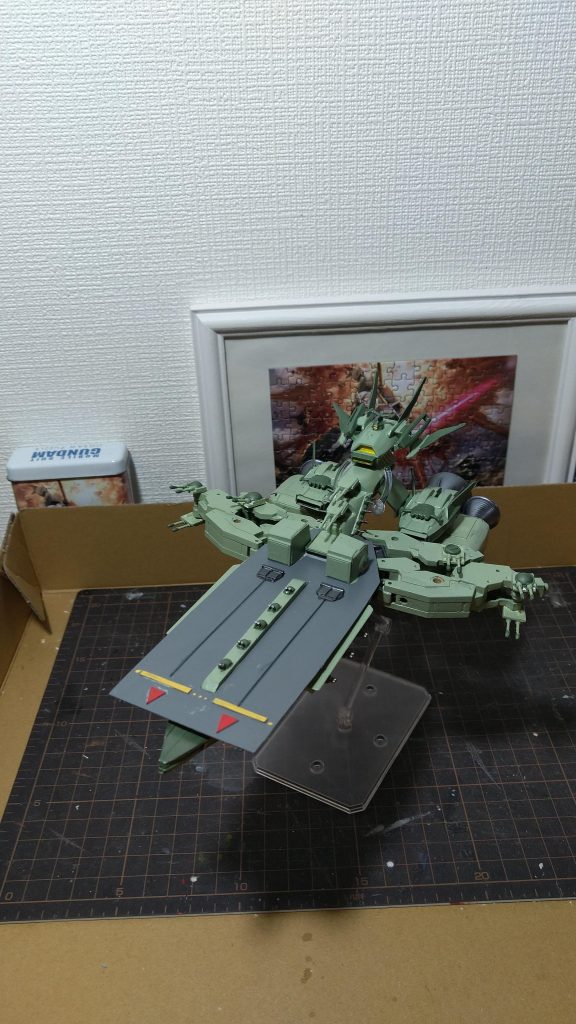 1番艦 シリウストライアングル艦隊 旗艦。『艦隊指揮を主とし、作戦時は拠点として各司令·艦隊補給·修理なども行う。艦上部はカタパルトデッキに改修され、内部搭載は8機(艦前部5機 艦後部3機)、甲板露天搭載時は最大12機まで搭載可能。搭載兵器も相当数あり、メガ粒子砲塔11、高角度機銃12、大型ミサイルランチャー8、機銃8、まさに要塞並み。試作型·艦体ドッキングシステムを搭載しており、プロキオン、ベテルギウスと連結合体することが可能。』(私の中の設定)