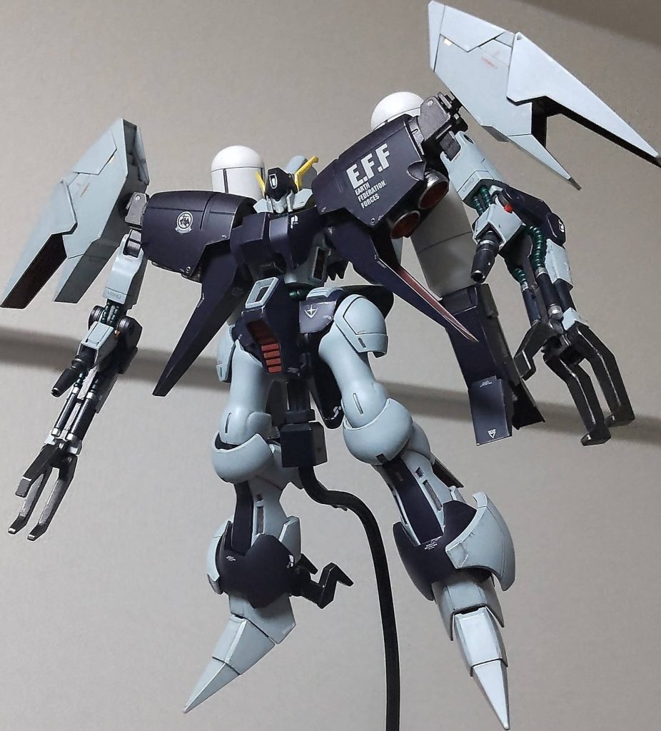 格納庫から飛び出し空から敵を一蹴！