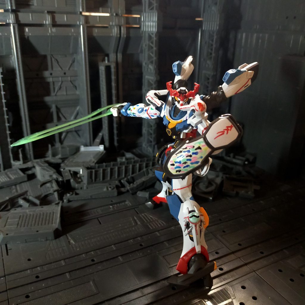 シールドはシュウジが描いたバンクシーをイメージ。こいつで行方をくらましたシュウジを探すのだろうか?