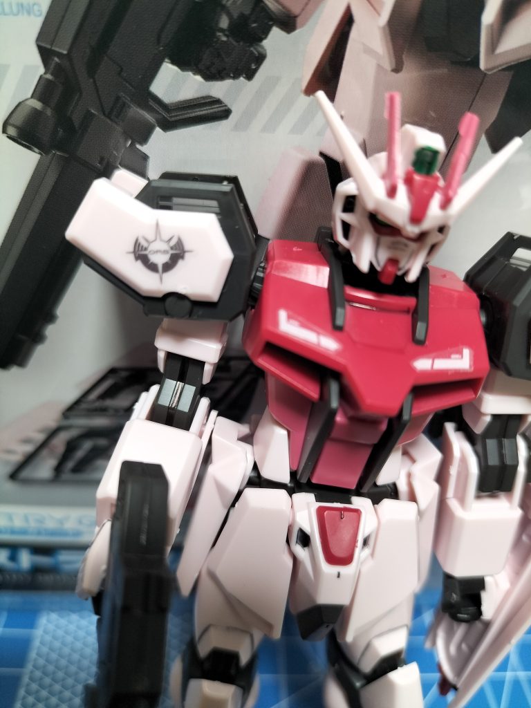 オーブデカールはRGアカツキの余りを貼りました