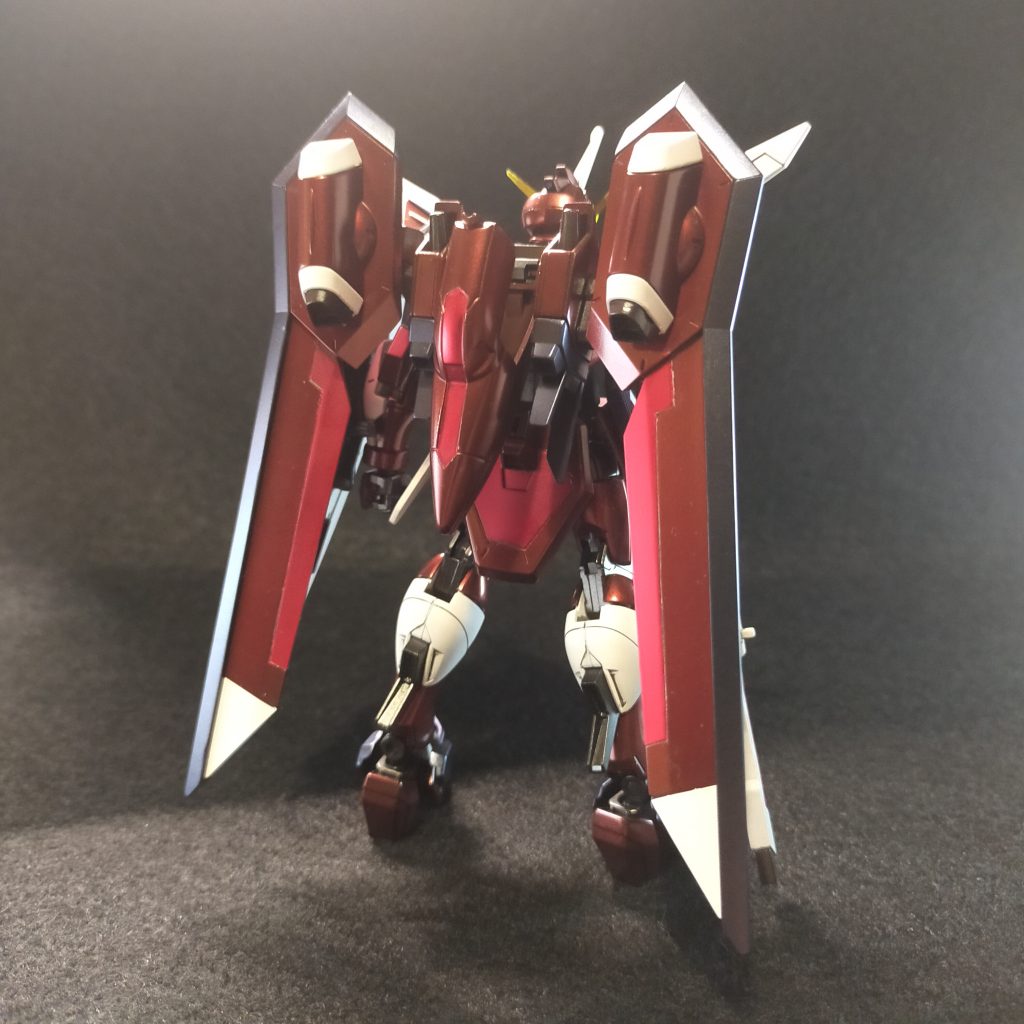 色は白 アルティメットホワイトメイン赤 パールローズディープレッドサブ赤 マットキャンディにした気が紺パールマーズディープブルー内部フレーム類 スターブライトアイアン 