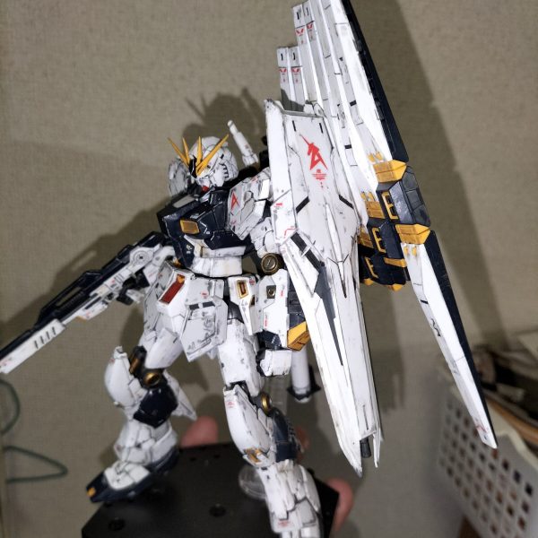 RGニューガンダム 成型色仕上げ