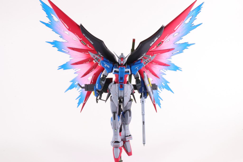 これが一番やりたかったポージング。個人的な反省点ですが、最終目標のポージングが決まっているならそれこに合わせてディテール追加すればよかったなぁ、と。(せっかく追加したディテールがポージングによって隠れて見えなかったりで、ちょっともったいなかった・・・