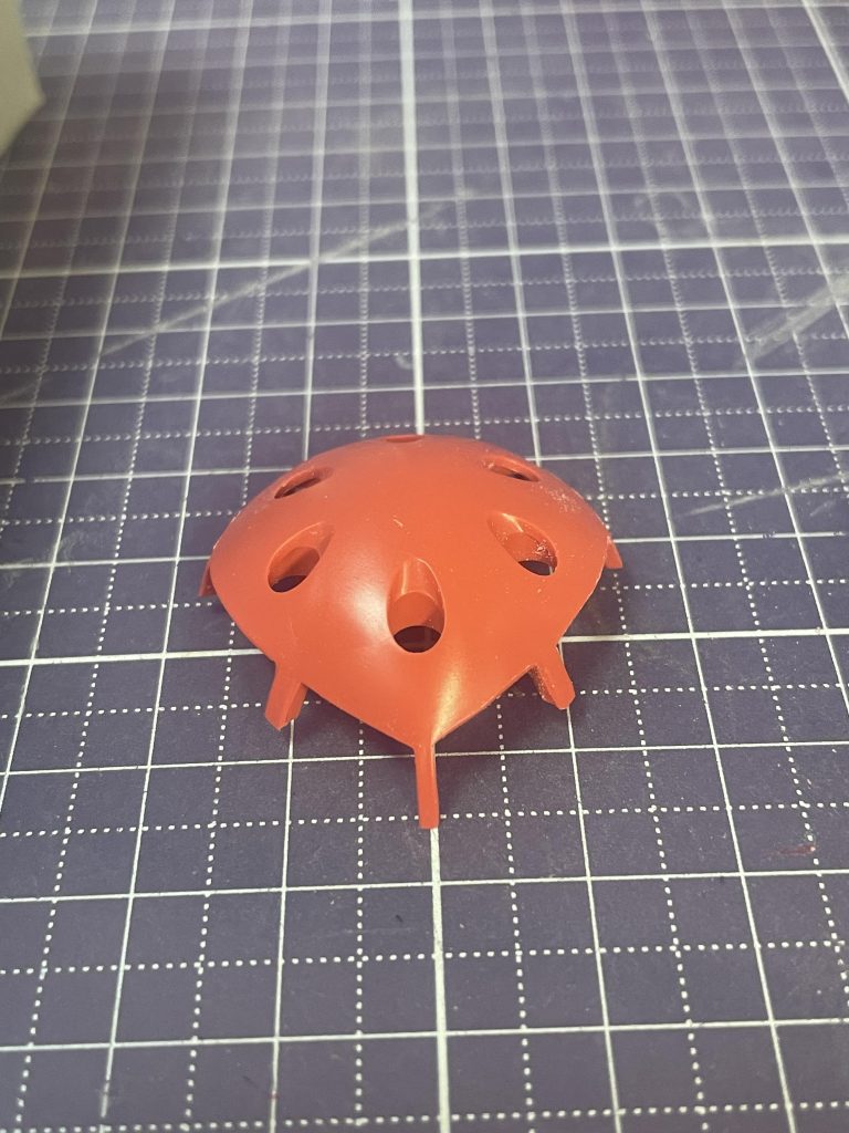 1️⃣頭の真ん中のライン(目の)部分はよりシャープにヤスリで加工