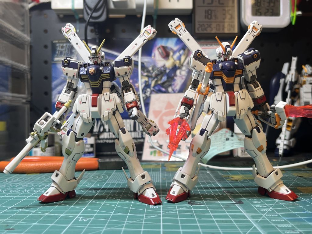 前に組んだX1と。ゴールド塗って正解でした。