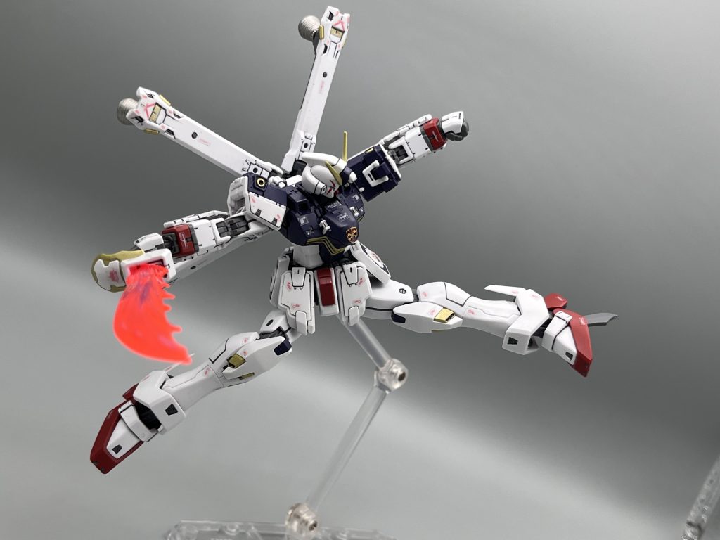 ヒートダガーで。これを撮ってる時に腰のサイドアーマーの付け間違えに気づきました(絶望)