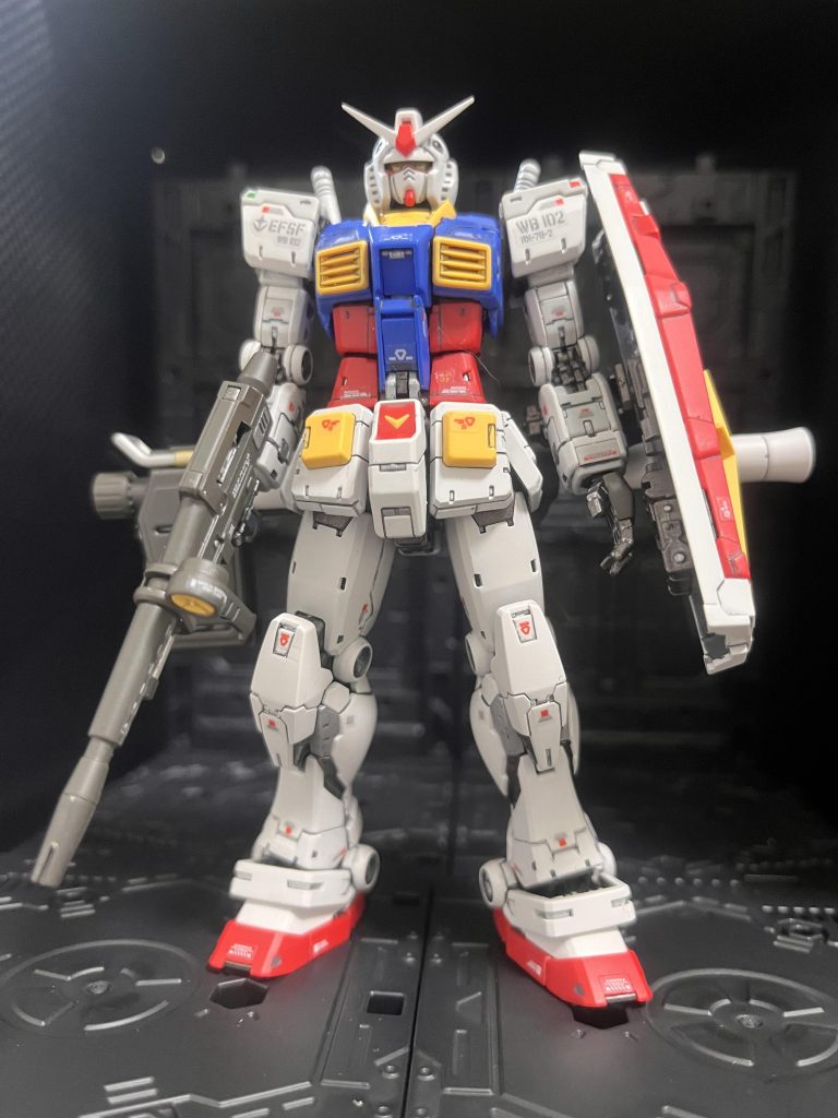 基本、成型色•スミ入れの簡単仕上げですが、内部フレームや細々した所は、筆塗りで部分塗装をしました。殆ど見えてませんが…。