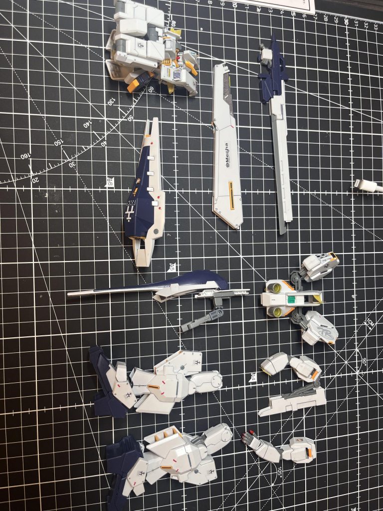 半光沢乾燥して組み立て前。この時間が好き。