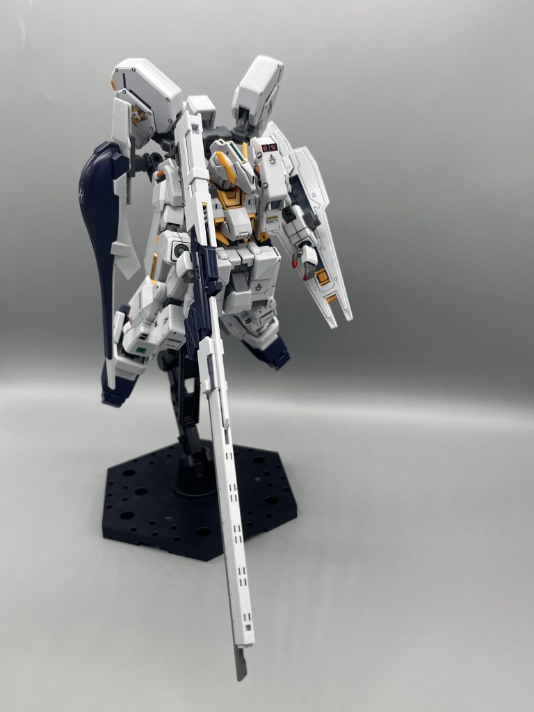 よく見る設定画風に。このギュッと情報量が集まってる感じかたまらなくかっこいい。