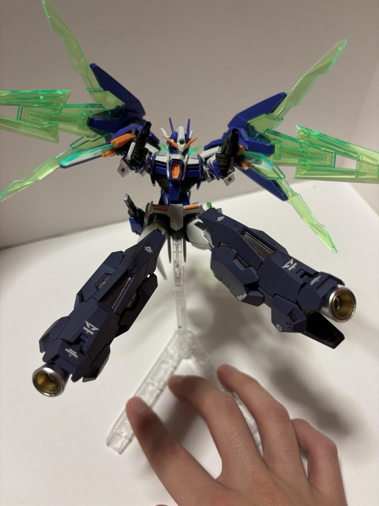 引き撃ちっぽく。手は見るでない。増加装甲のブースターはmgユニコーンのベースジャバーから拝借。無理矢理ルブリスウルの関節にくっつけたから、可動域は申し分なし。