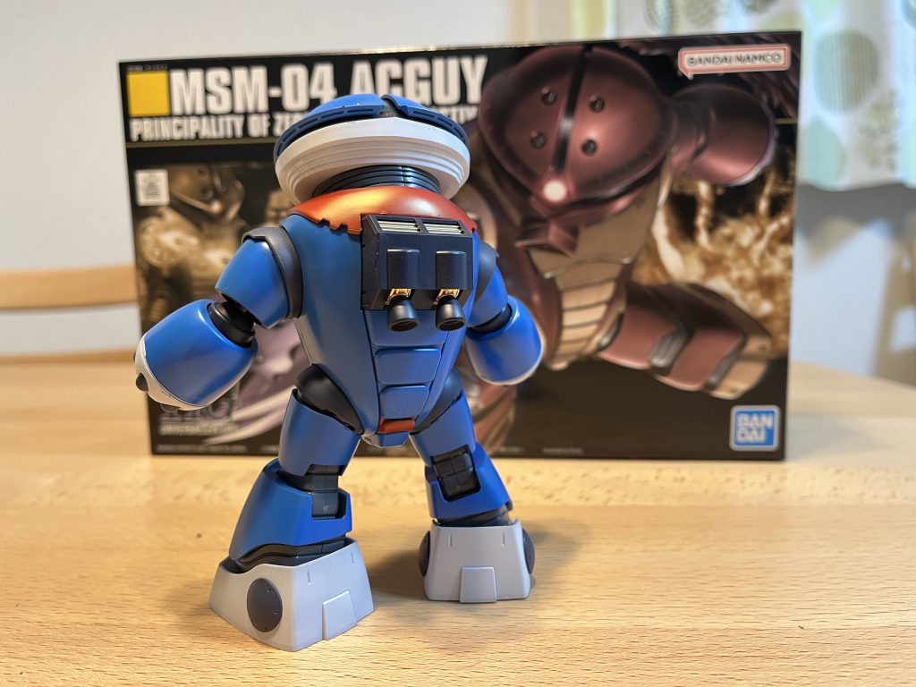 背部から。尻尾の部分はレッドにしてあります。