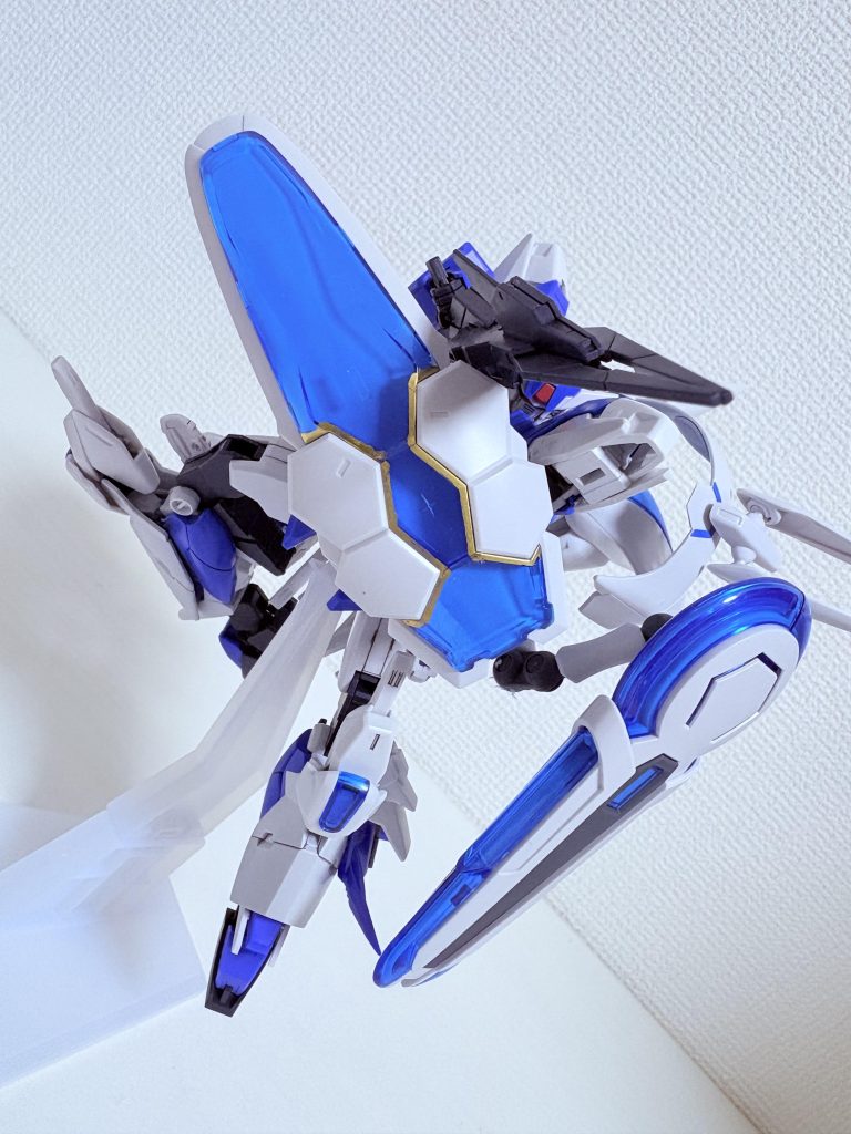 ここからポーズ集です！まずは盾からの射撃。シールドも私好みのシールドで感激。