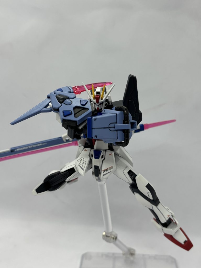 ビームブーメラン マイダスメッサーを構えるポーズバンクで頻繁に使われてたポーズですね