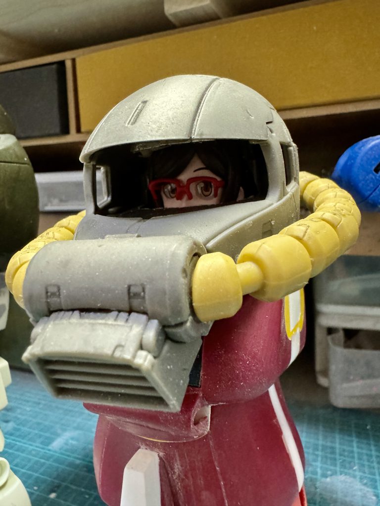 モノアイ部から覗くチナちゃん(zaku-kao6)