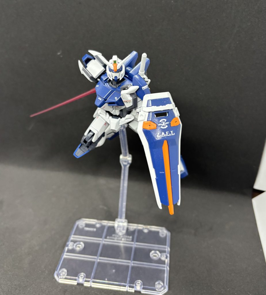 以下ポージングブルーの配色は最初インディーブルーで考えてましたが、明るすぎたのでフタロシアニンブルーに再塗装いたしました。