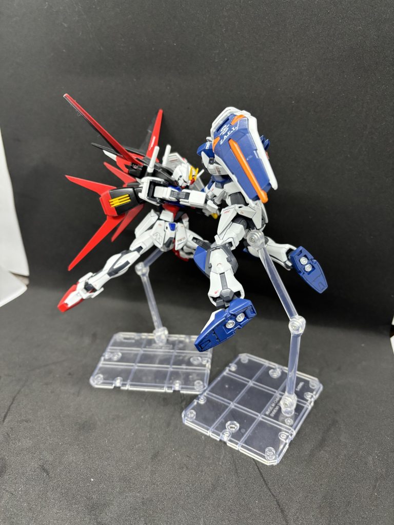 以上、ガンプラフォトギャラリー、デュエルガンダムの紹介でした。ストライクとイージスを製作していたので次はデュエルもって感じで製作いたしました。このタイミングでデュエルが来たということは次は……………………それではまた次回！