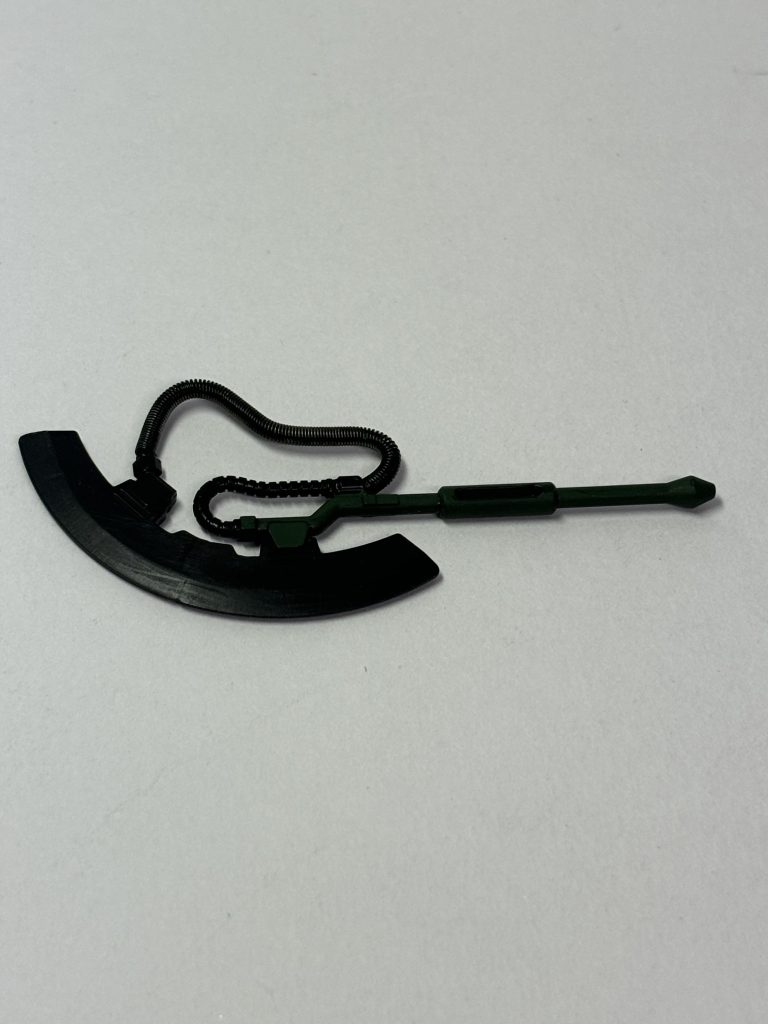 ザクのヒートホークって小さすぎやしません?で2つくっつけてブレードを大きくしました。これくらいは欲しいですね。