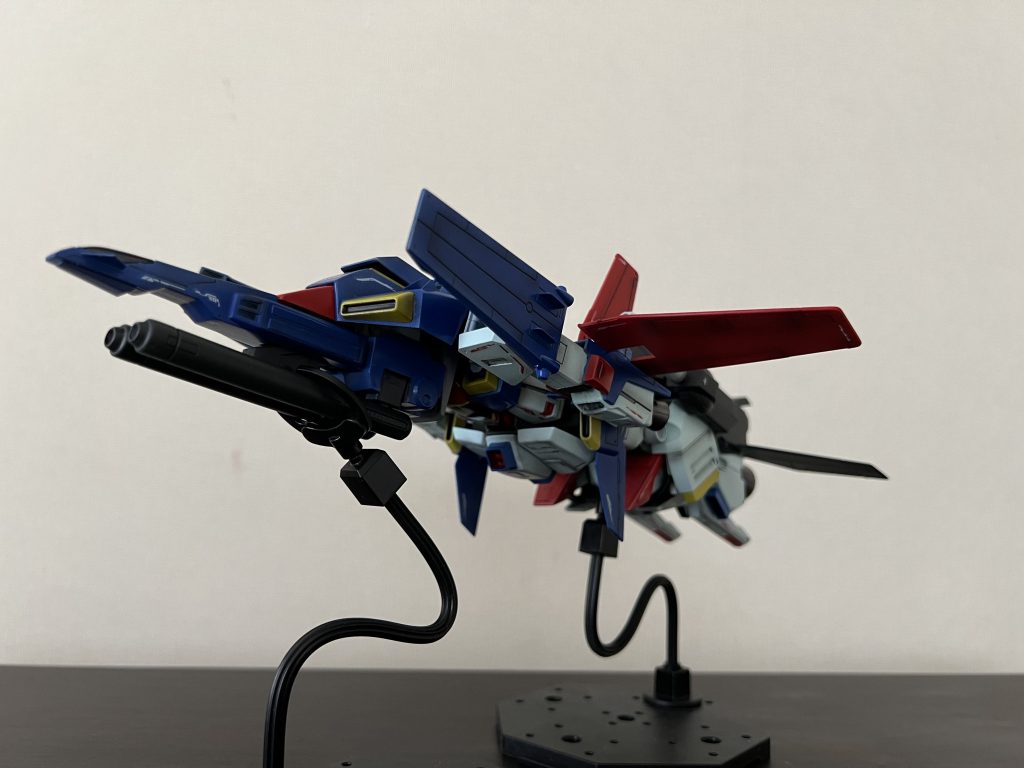 下からのアングルで。こう見るとコアファイターのコックピットむき出しですよね笑