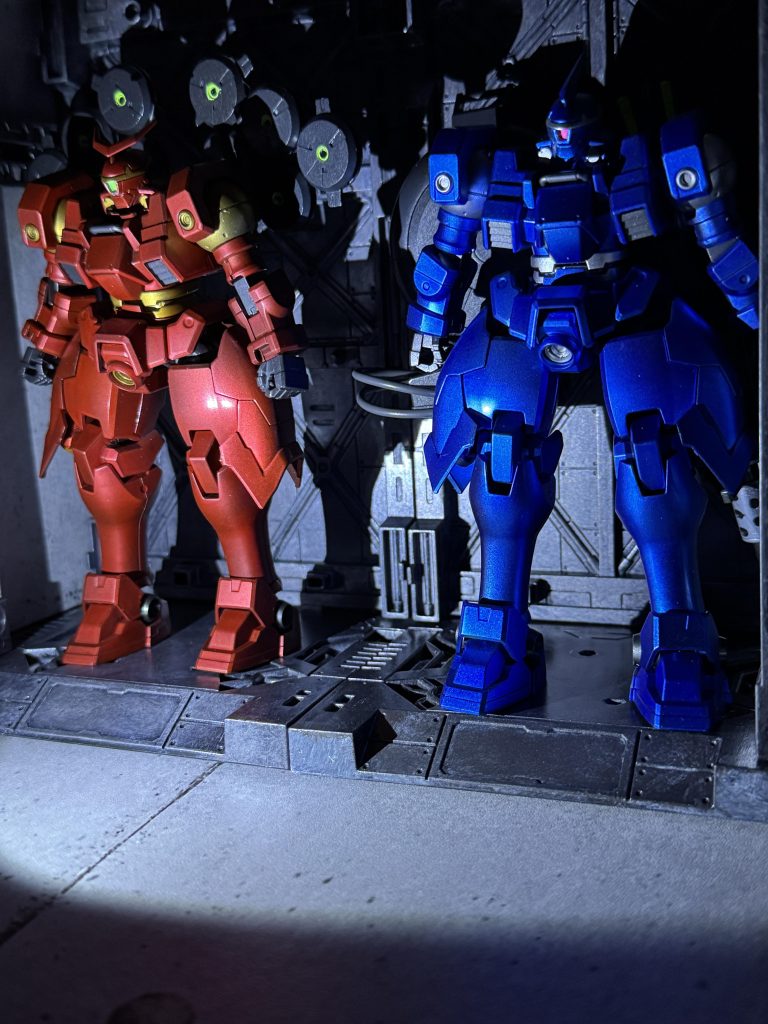 格納庫っぽくするために簡易ジオラマで撮影材料が100均で揃ったのが驚きでした。