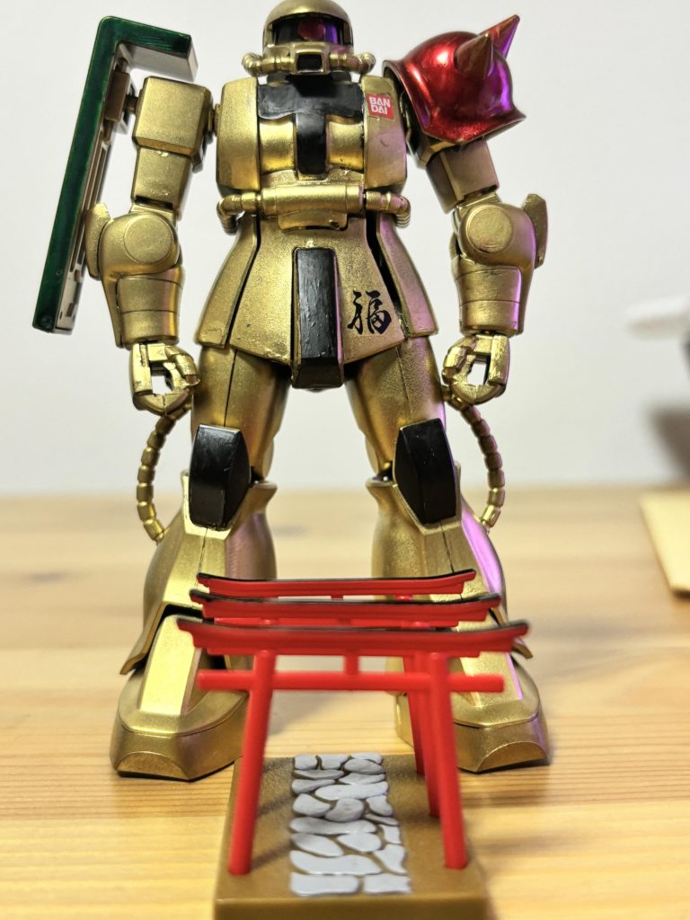 ガチャでみつけた鳥居も⛩️今はこんなものまでフィギュアになってるんですね🤣今年も皆様のガンプラワークが素敵なものになりますように👏
