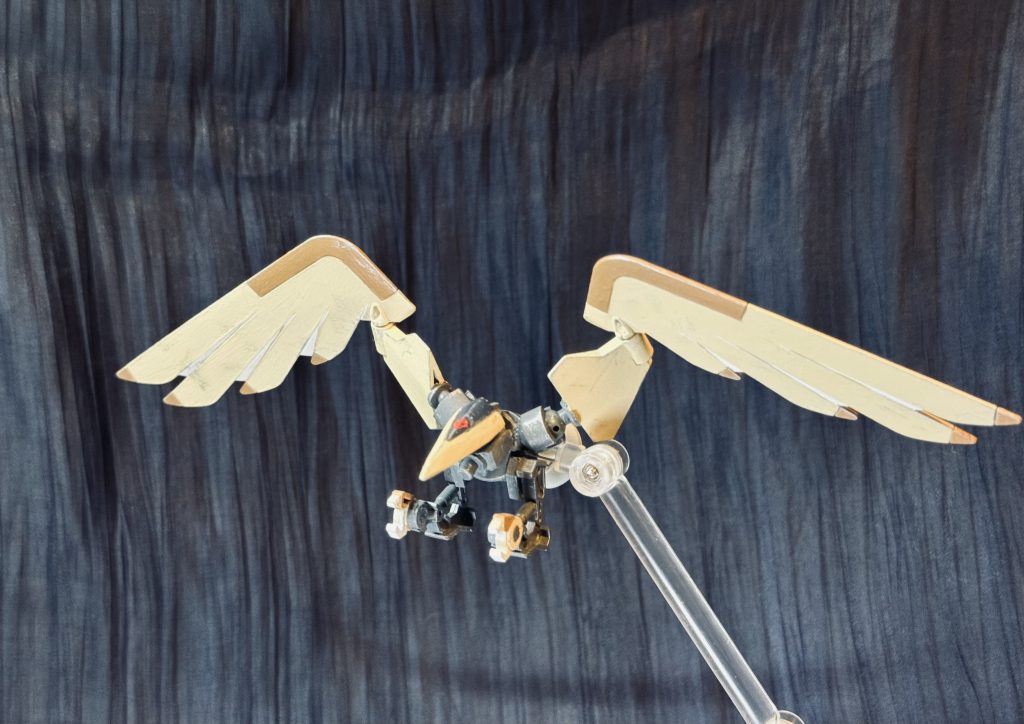 GP羅刹天の余剰パーツを中心に色々付けただけですが、そのパーツがABS製だったのでなるべく直接接着せず合わせてみました。手持ちのABS接着剤がプラとも相性良い筈なのですが、どうも上手く接着出来ないようでして。あと瞬着は経年で突然ボロリと取れたりするのであんまり使いたく無いんですよね。