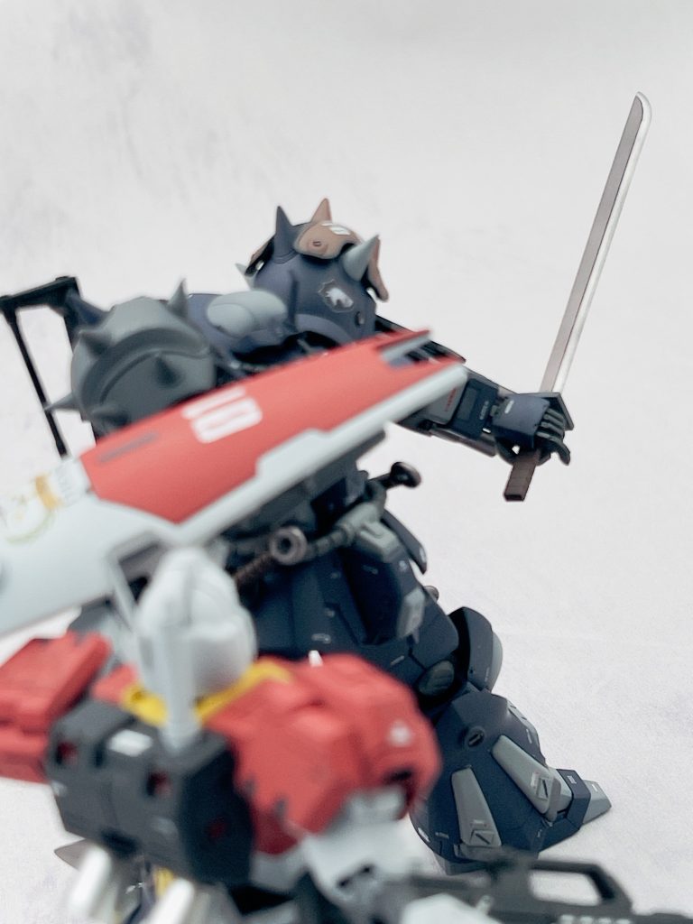 コールド・ブレート改。ビームサーベルとは違い主に冷兵器を運用することでレーダーへの探知を最小限に抑えられる。