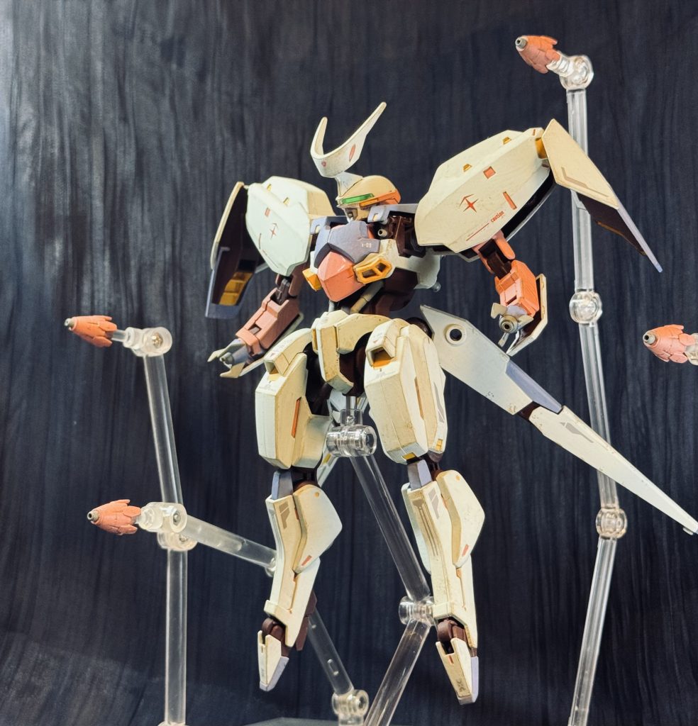 ビット兵器×4ルチャ&ビット兵器で多彩なロボットプロレスを展開出来るかなと、私事な夢の詰まったMSにはなりました。