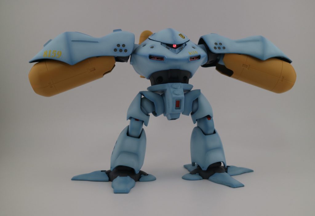 何?この両手の水中マブチモーターみたいなヤツ