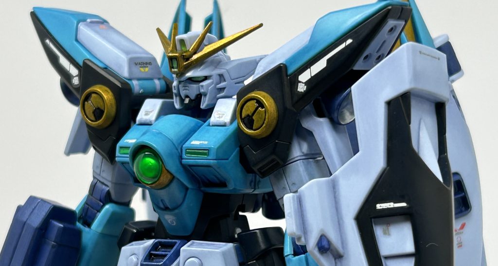 頭部カメラは蛍光グリーン。胸部両サイドのセンサーのみ、3Dメタリックシールを使用。デカールは水星のも含めてあちこちから。