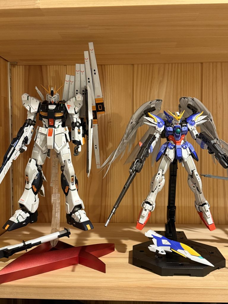 MGウイングゼロと並べてみました...デカさも伊達じゃないな🤣
