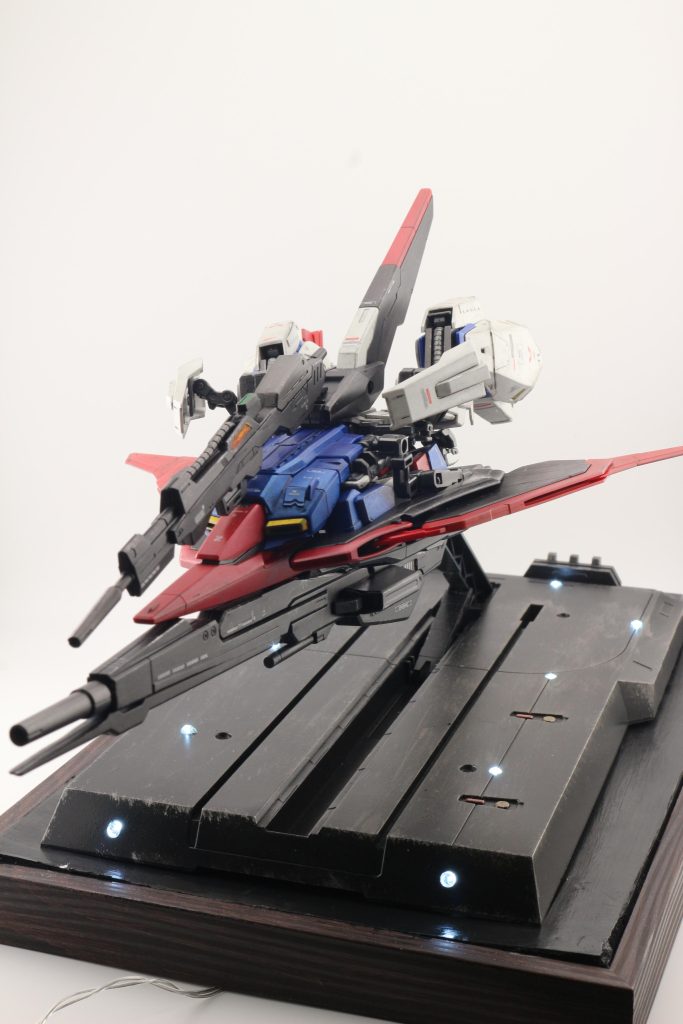 ウエブライダー形態への変形も可能です。が、再度やりたいとは思いませんね。関節にはグリースを塗りましたが、動くたびにキシキシと音はなったりおっかなびっくりの変形でした