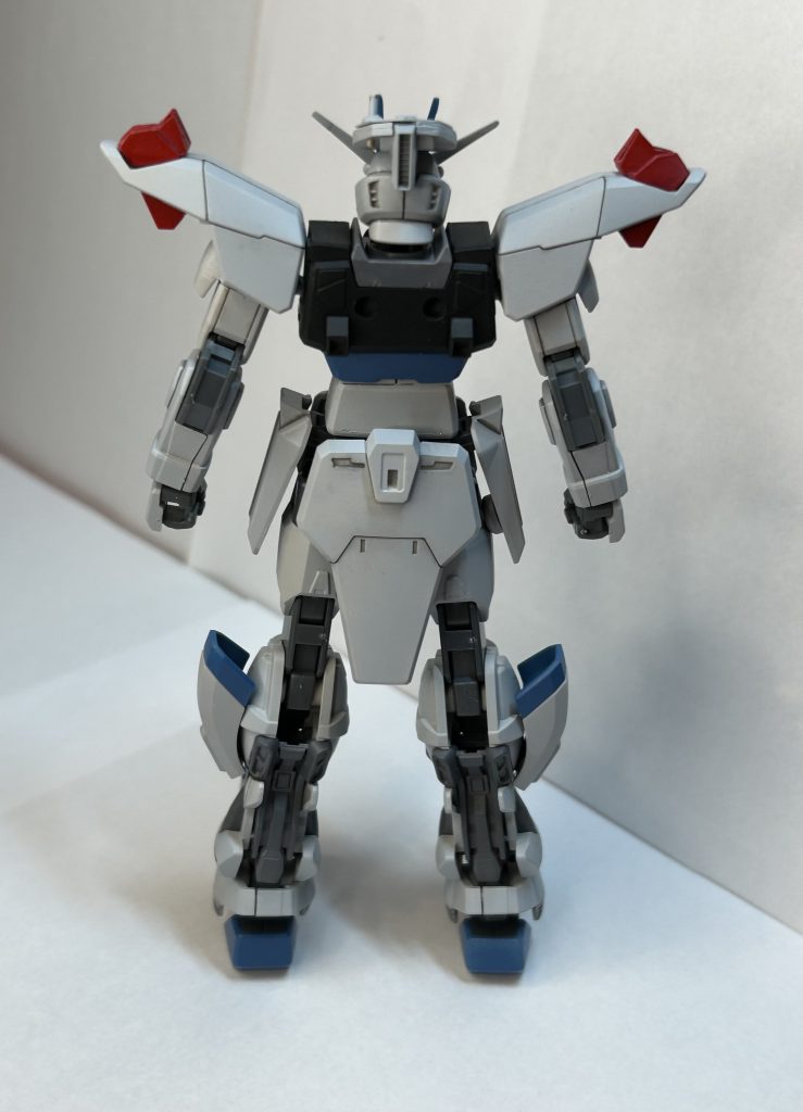 ・背面脚部周りはHGアストレイ等からミキシングで製作。